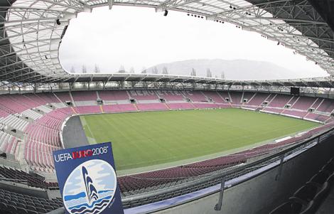 Стадион - Стад-де-Женев в Женеве