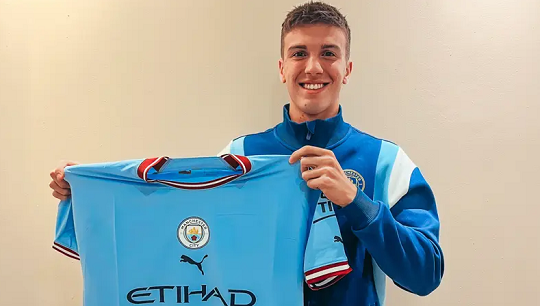 

20-летний аргентинец Максимо Перроне перешёл в "Манчестер Сити" за 11 млн евро. 

